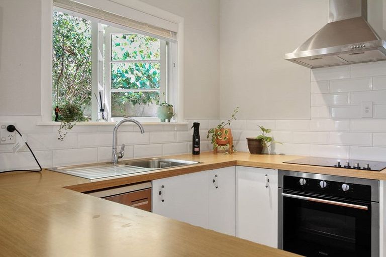 Photo of property in 9f Kakanui Avenue, Hillcrest, Hamilton, 3216