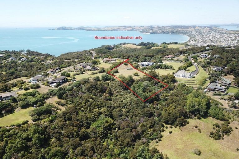 Photo of property in 86 Brick Bay Drive, Sandspit, Warkworth, 0982
