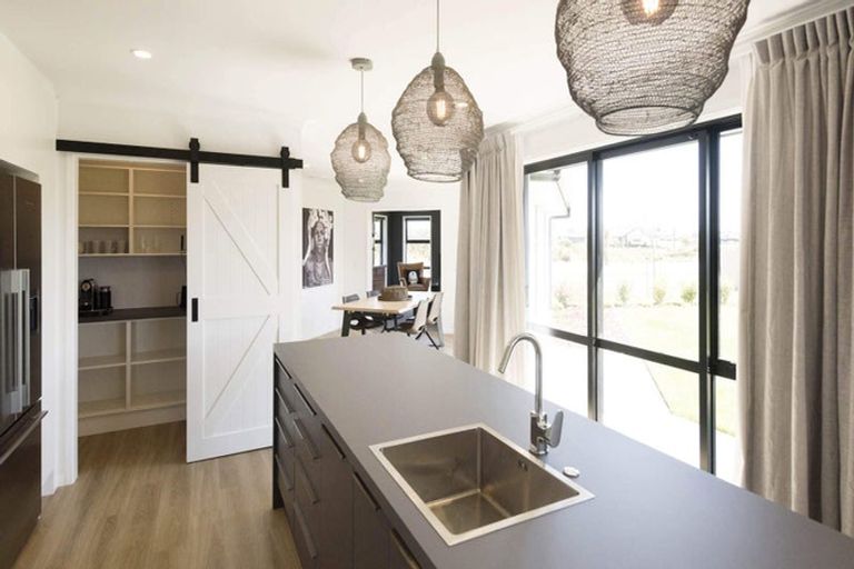 Photo of property in 24 Amos Way, Otatara, 9879