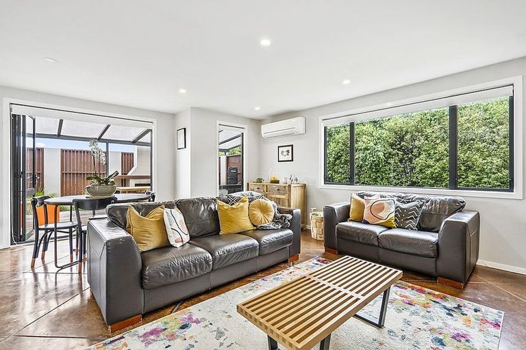 Photo of property in 3 Marua Palm Grove, Timberlea, Upper Hutt, 5018