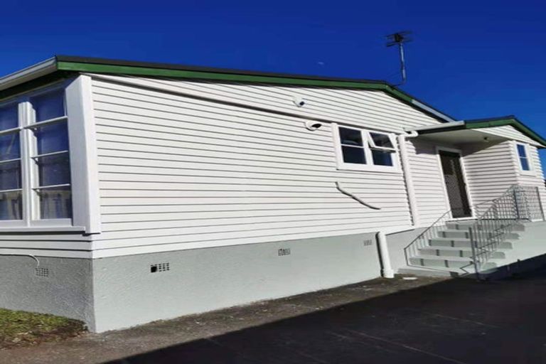 Photo of property in 1/17 Astley Avenue, New Lynn, Auckland, 0600