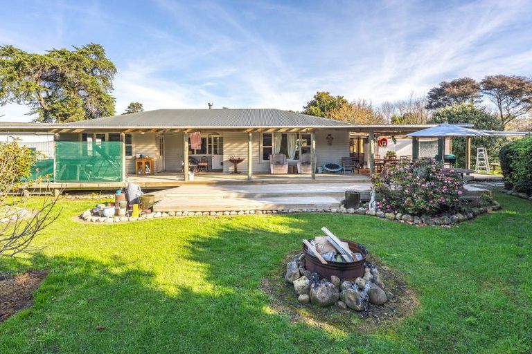 Photo of property in 30 Convent Road, Otaki, 5512