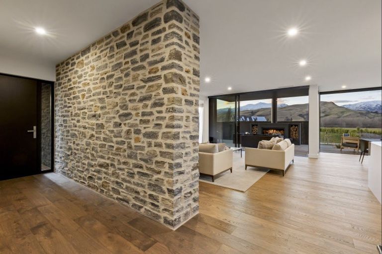 Photo of property in Kawarau Heights, 21 Kawarau Heights Boulevard, Lake Hayes, Queenstown, 9304