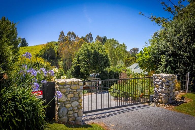 Photo of property in 37 Aston Road, Waikanae, 5391