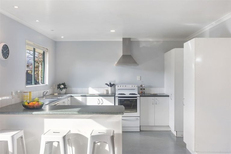 Photo of property in 23 Wai Iti Place, Clendon Park, Auckland, 2103