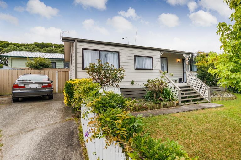 Photo of property in 21 Dahlstrom Grove, Kelvin Grove, Palmerston North, 4414