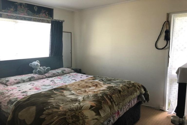 Photo of property in 21b Challen Close, Conifer Grove, Takanini, 2112