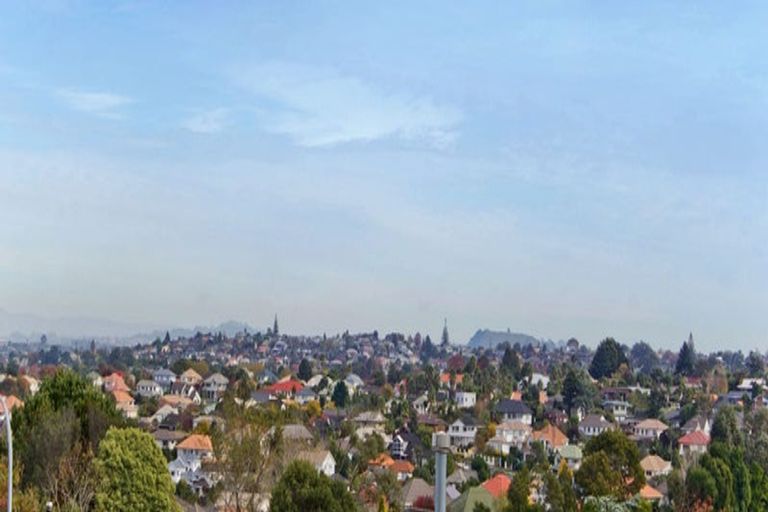 Photo of property in 71 Sandspit Road, Shelly Park, Auckland, 2014