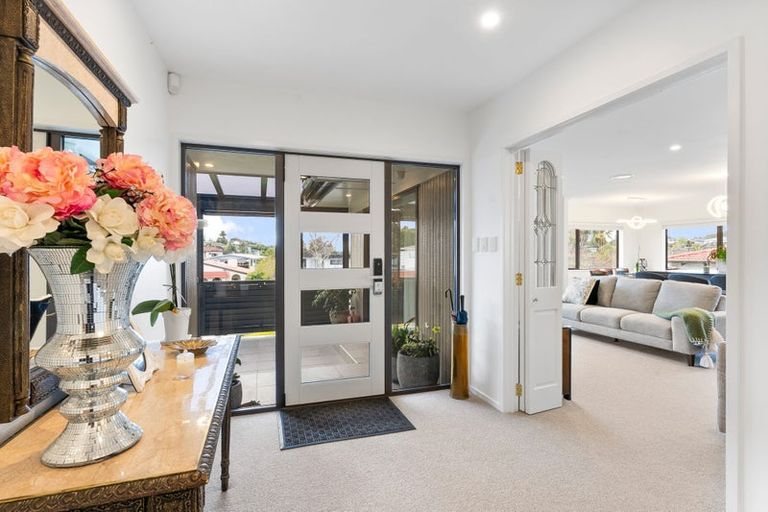 Photo of property in 32 Amante Crescent, Mairangi Bay, Auckland, 0630