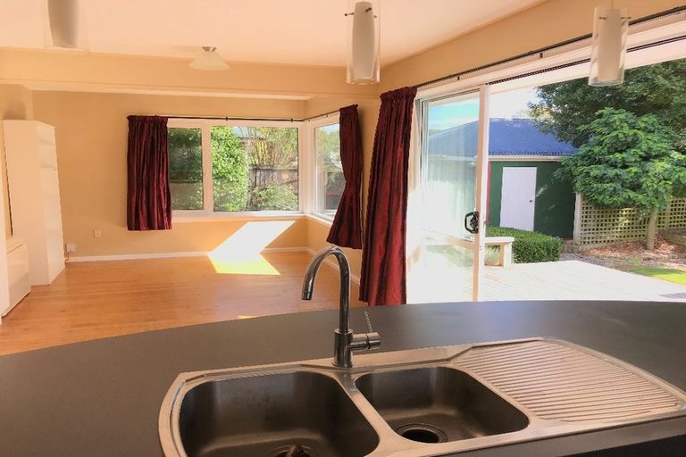 Photo of property in 38b Avonhead Road, Avonhead, Christchurch, 8042