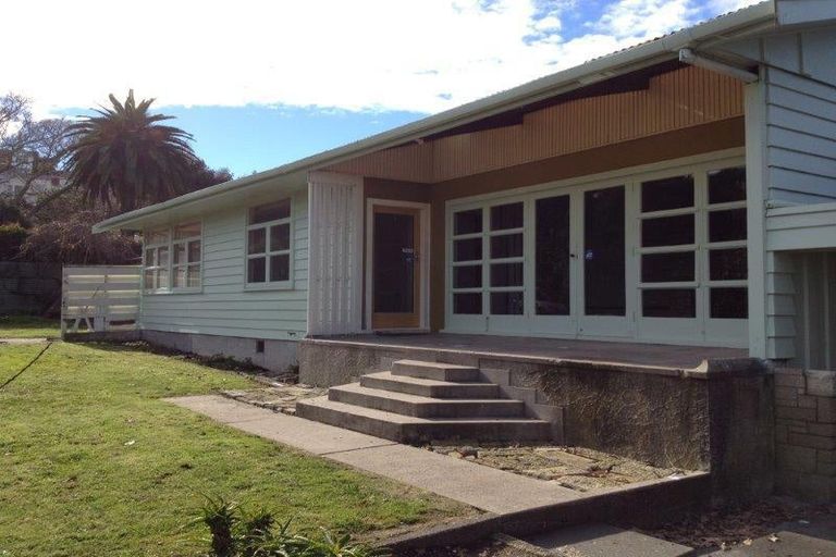 Photo of property in 2 Stanford Crescent, Whataupoko, Gisborne, 4010