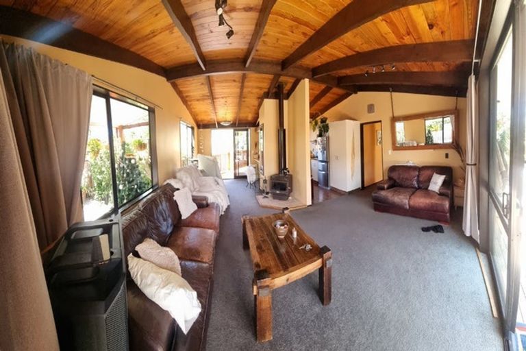 Photo of property in 25a Hampden Street, Picton, 7220