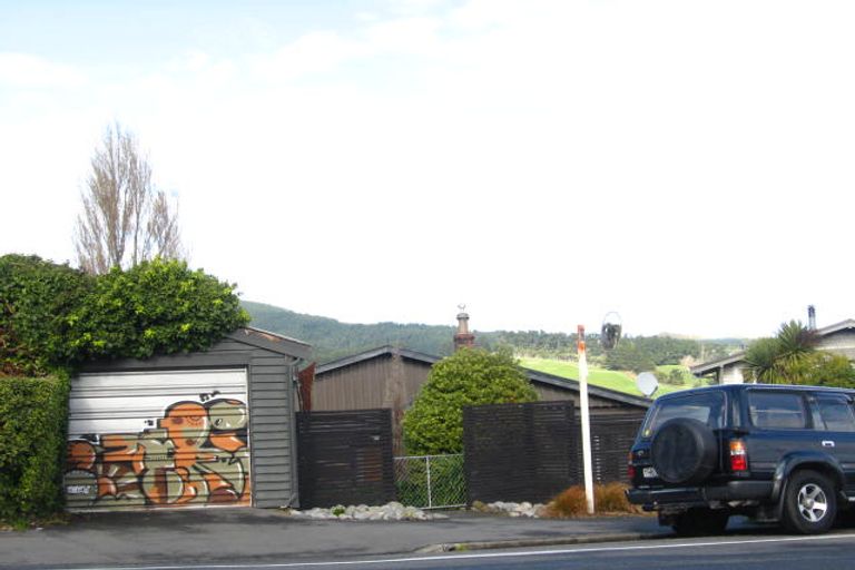 Photo of property in 90 Hackthorne Road, Cashmere, Christchurch, 8022