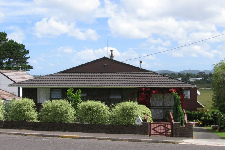 Photo of property in 2/40 Saxon Street, Waterview, Auckland, 1026