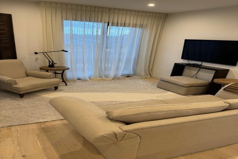 Photo of property in 7/2 Marlborough Crescent, Hobsonville, Auckland, 0616