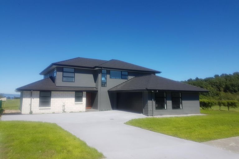 Photo of property in 9 Okaia Drive, Kinloch, Taupo, 3377