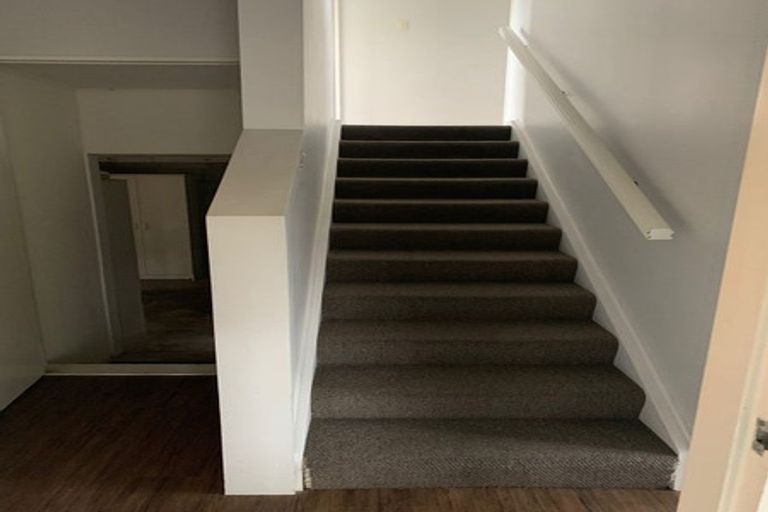 Photo of property in 1/27 Thorrington Road, Cashmere, Christchurch, 8022