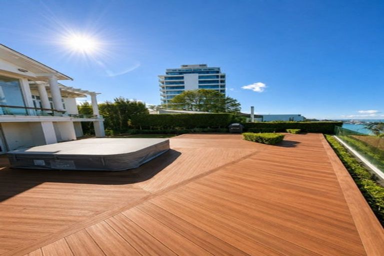 Photo of property in 55 Stanley Point Road, Stanley Point, Auckland, 0624