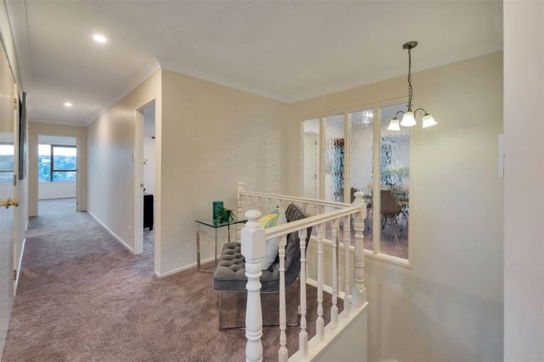 Photo of property in 27 Hollyhock Place, Browns Bay, Auckland, 0630