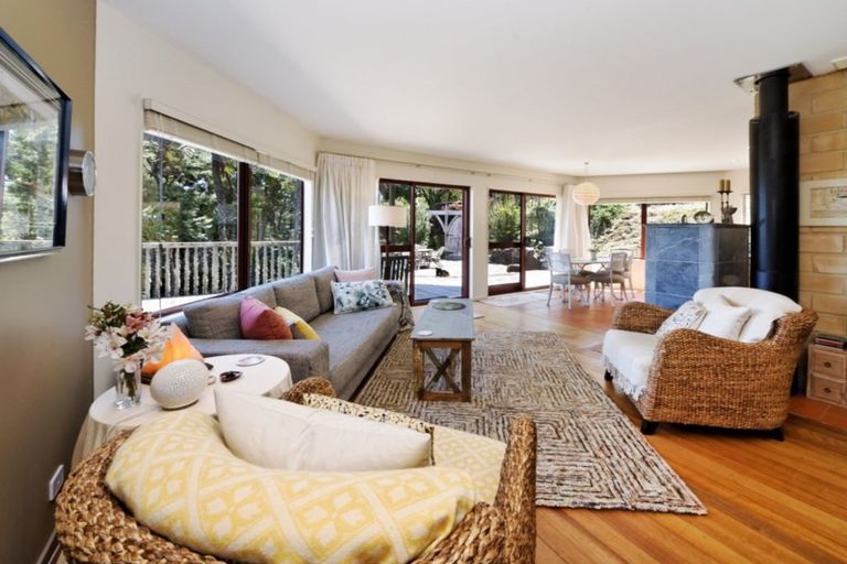 Photo of property in 6 La Trobe Track, Karekare, Auckland, 0772