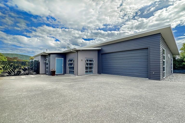 Photo of property in 123 Lisland Drive, Kinloch, Taupo, 3377