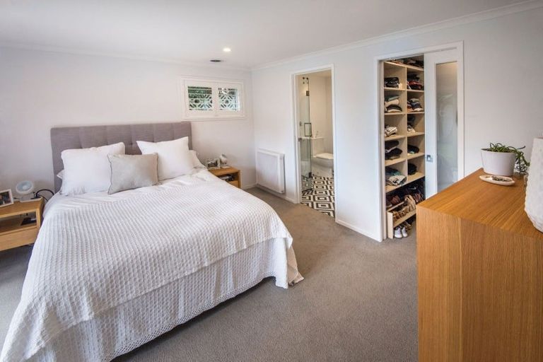 Photo of property in 2/41 Merani Street, Narrow Neck, Auckland, 0622