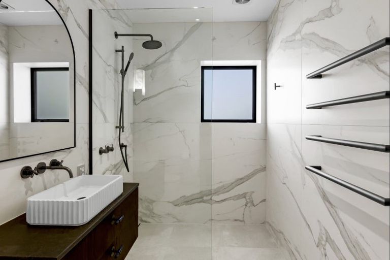 Photo of property in 1a Olivers Place, Queenstown, 9300