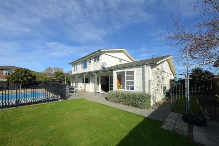 Photo of property in 11 Hillcrest Place, Avonhead, Christchurch, 8042