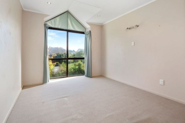 Photo of property in 13 Saunders Close, Whitby, Porirua, 5024