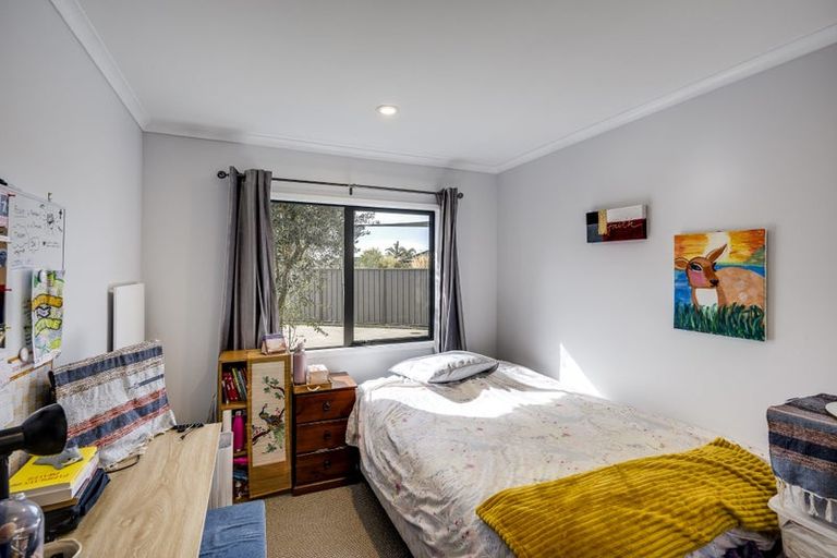 Photo of property in 28 Mcnaughton Place, Onekawa, Napier, 4110