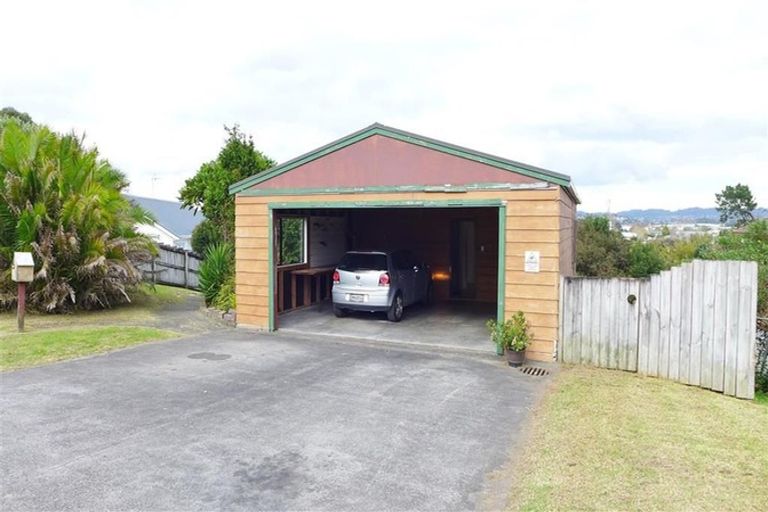 Photo of property in 25 Miriam Corban Heights, Henderson, Auckland, 0612
