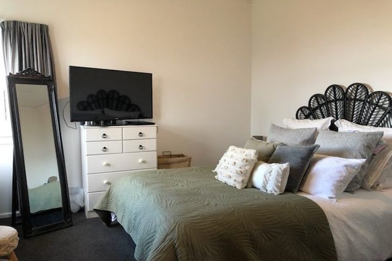 Photo of property in 1 Mcneil Street, Balclutha, 9230