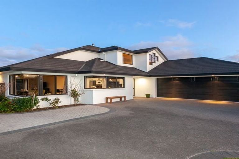 Photo of property in 4 Consort Close, Paraparaumu Beach, Paraparaumu, 5032