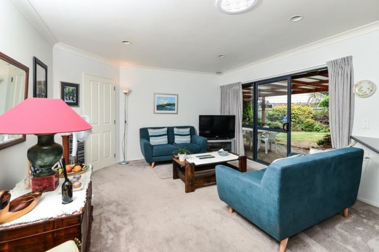 Photo of property in 22 Halcione Close, Flagstaff, Hamilton, 3210