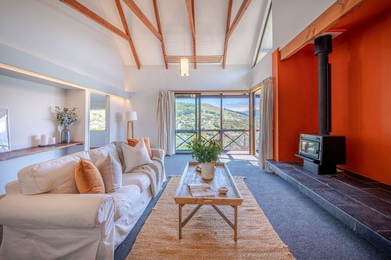 Photo of property in 19 Settlers Hill, Akaroa, 7520