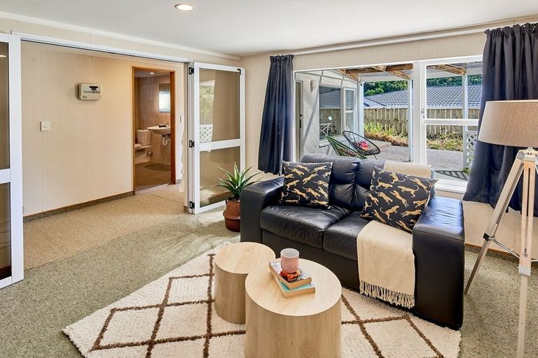 Photo of property in 16b Saint Edmund Crescent, Tawa, Wellington, 5028