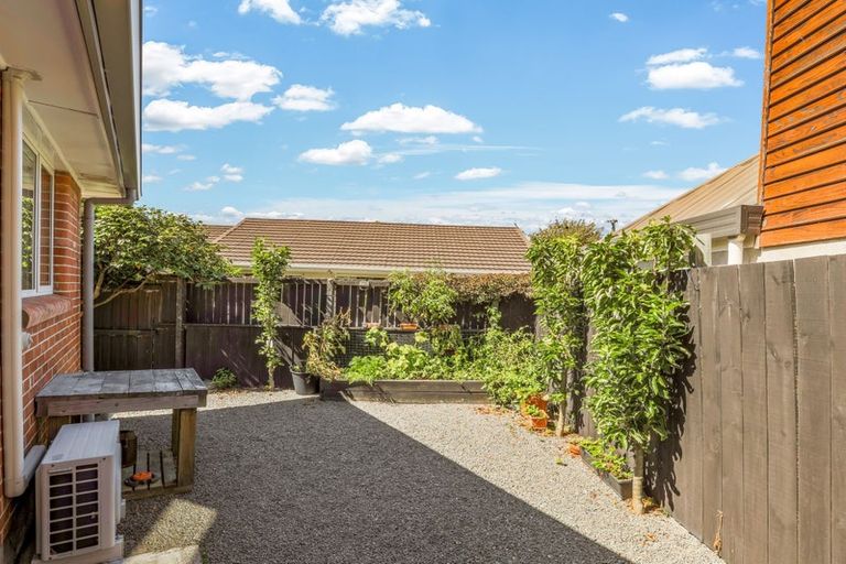 Photo of property in 71 Hamilton Avenue, Ilam, Christchurch, 8041