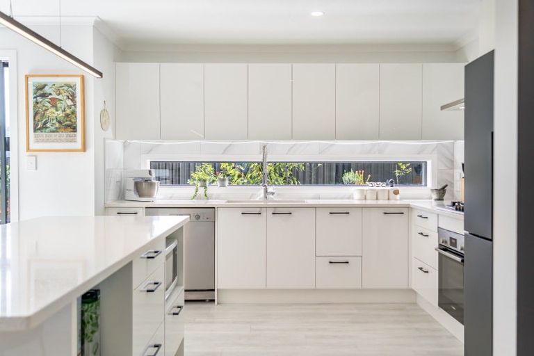 Photo of property in 6 Mcmillan Lane, Wallaceville, Upper Hutt, 5018