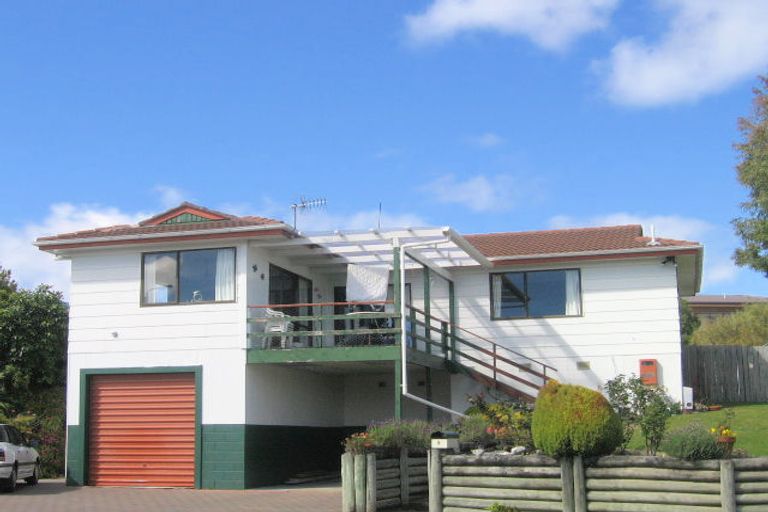 Photo of property in 9 Gladstone Grove, Richmond Heights, Taupo, 3330