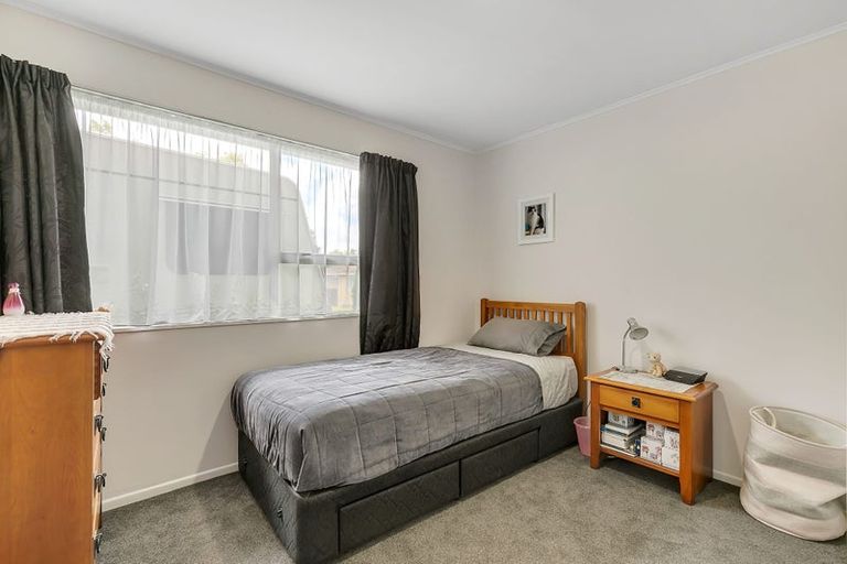 Photo of property in 4 Latitude Close, Whitby, Porirua, 5024