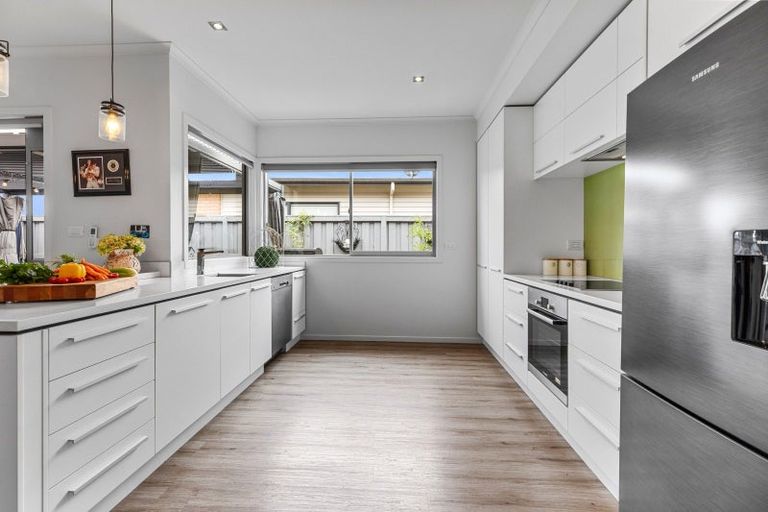 Photo of property in 21 Lakeview Quay, Pyes Pa, Tauranga, 3112