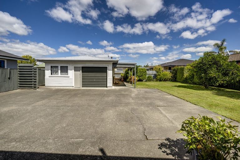Photo of property in 38 Puketapu Road, Taradale, Napier, 4112
