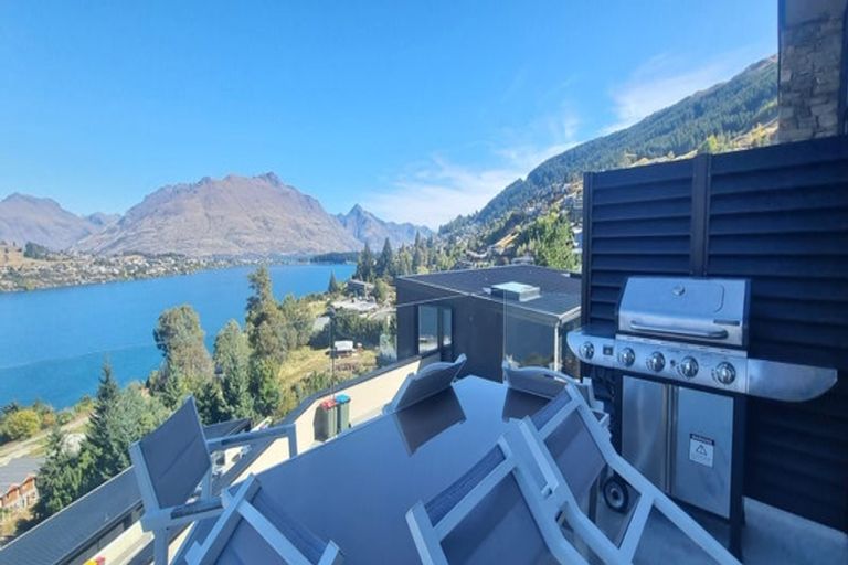 Photo of property in 8 Highlands Close, Queenstown, 9300