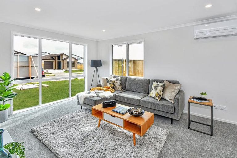 Photo of property in 10 Uatoto Road, Clarks Beach, 2122