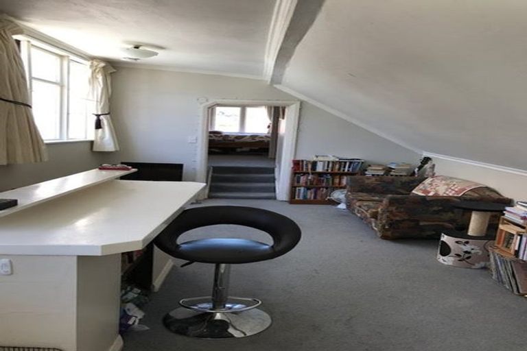 Photo of property in 4 Tutchen Avenue, Mount Victoria, Wellington, 6011