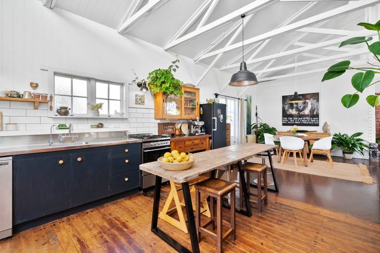 Photo of property in 6 Domain Road, Onerahi, Whangarei, 0110