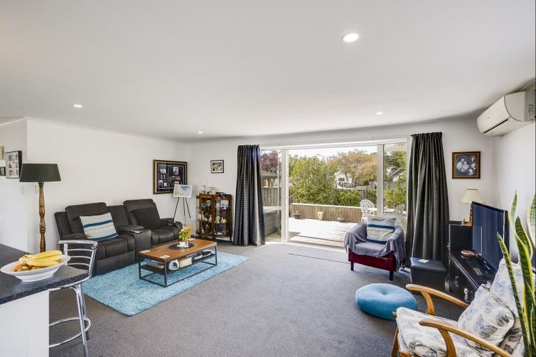 Photo of property in 12 Hetley Crescent, Taradale, Napier, 4112