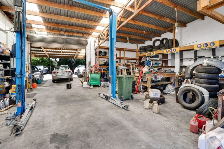 Photo of property in 194 Saint Aubyn Street, New Plymouth, 4310