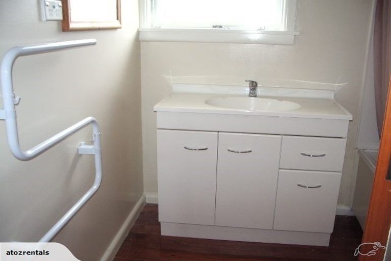 Photo of property in 102 Teesdale Street, Burnside, Christchurch, 8053