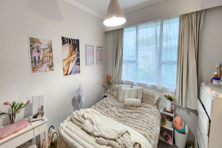 Photo of property in 2 Hood Place, Spotswood, New Plymouth, 4310